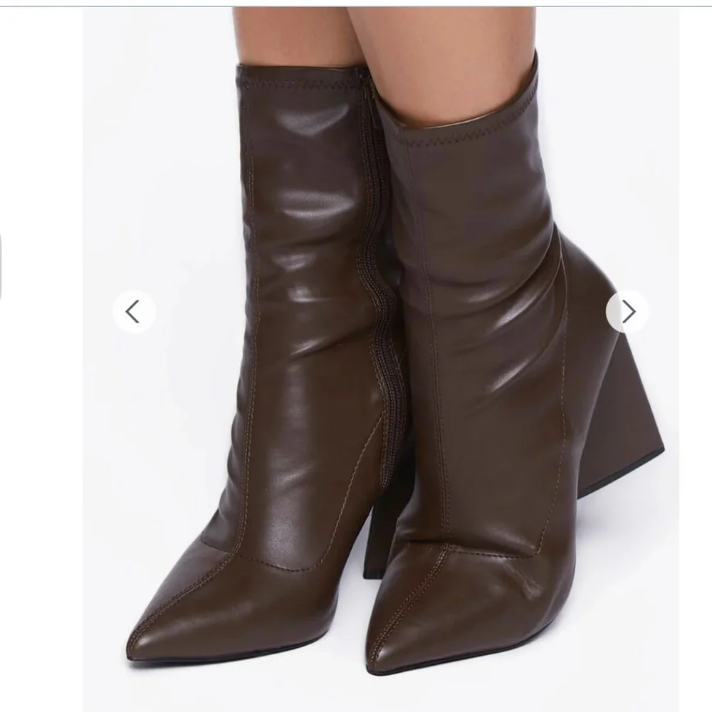 NWT Forever 21 Faux Leather Booties - Picture 3 of 6